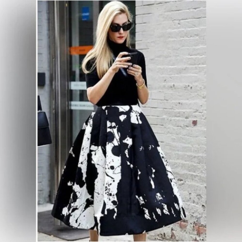 Tibi Silk Gazar Full Skirt with Pockets. White/Black Splatter Print. Sz 2. 26.5"